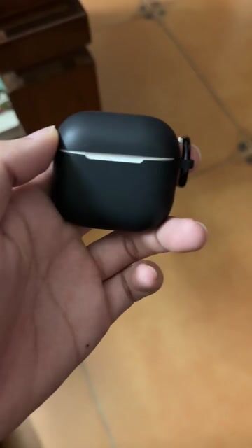 Airpods 4 Chủ động khử tiếng ồn ( hàng thật ). Mua bán Tivi, Âm thanh tại Quận Ba Đình Hà Nội được đăng bởi Le Viet Anh hình 1