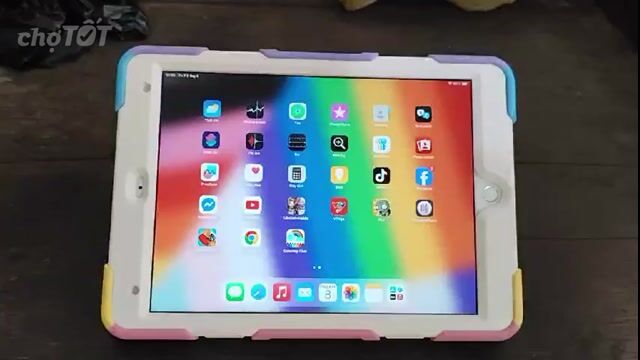 Apple iPad Gen 7 32GB Bạc Nguyên zin. Mua bán Máy tính bảng tại Huyện Thới Lai Cần Thơ được đăng bởi Hậu Ngô Phúc hình 1