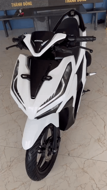 Honda Vario 150 6000 km Trắng. Mua bán Xe máy tại Quận Ô Môn Cần Thơ được đăng bởi XE MÁY QUANG TRẦN chuyen bán xe trúng thưởng  hình 1