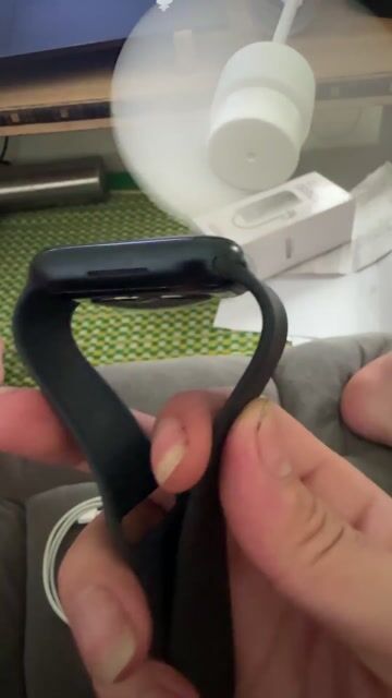 Apple Watch Series 7 Đen. Mua bán Thiết bị đeo thông minh tại Huyện Thạch Thất Hà Nội được đăng bởi Do Thi Linh QP0680 hình 1