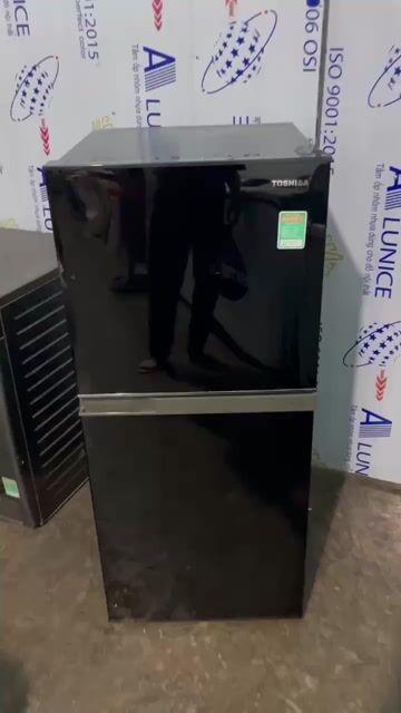 Tủ lạnh Toshiba Inverter 180 lít đen . Mua bán Tủ lạnh tại Huyện An Dương Hải Phòng được đăng bởi ĐIỆN MÁY MINH THÁI PHÁT  hình 1