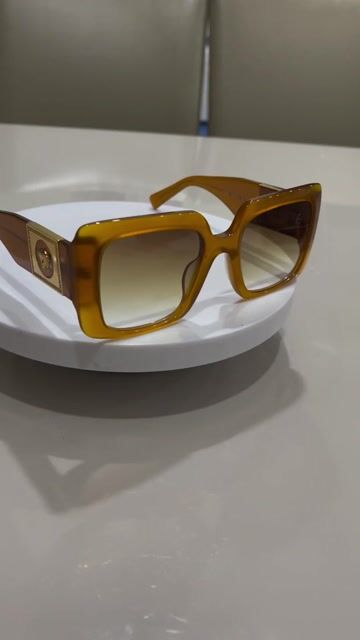 Kính mát V.ersace VE4589 Nữ Nâu. Mua bán Phụ kiện thời trang khác tại Quận 7 Tp Hồ Chí Minh được đăng bởi Dung mê đồ si hình 1