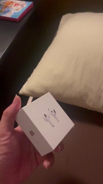 Tai nghe Apple AirPods 4 Nguyên seal. Mua bán Tivi, Âm thanh tại Quận Sơn Trà Đà Nẵng được đăng bởi Mạnh Trương hình 1