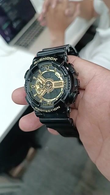 Đồng hồ G-Shock nam, đen vàng, nhựa