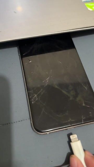Apple iPhone XS Max Đã qua sử dụng. Mua bán Linh kiện (RAM, Card...) tại Thành phố Thủ Dầu Một Bình Dương được đăng bởi ticeap hình 1