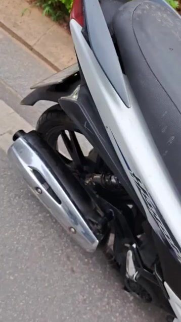 Bán xe Hayate Suzuki mầu trắng chính chủ. Mua bán Xe máy tại Quận Hoàng Mai Hà Nội được đăng bởi Quân hình 1