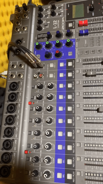 CẦN BÁN  Mixer Zoom Livetrak L12 Đen. Mua bán Nhạc cụ tại Huyện Củ Chi Tp Hồ Chí Minh được đăng bởi Phạm kim ngân hình 1