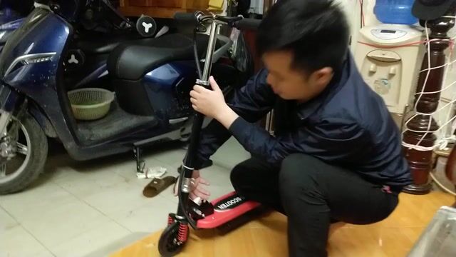 E-Scooter điện gấp gọn Đài Loan có ghế ngồi mới. Mua bán Xe điện tại Quận Đống Đa Hà Nội được đăng bởi LÊ MINH hình 1