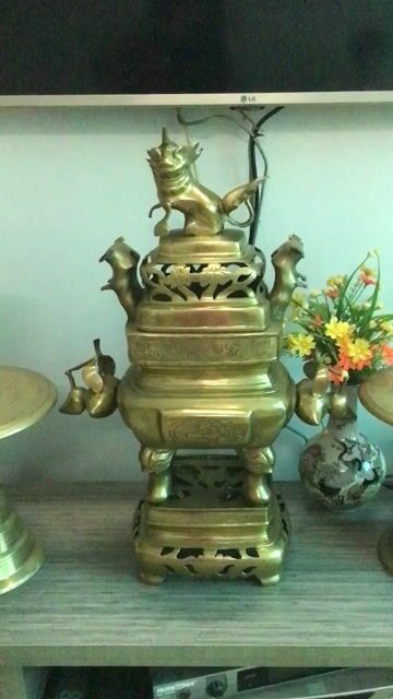 Đồ thờ cúng Đồng Vàng đồng. Mua bán Đồ sưu tầm, đồ cổ tại Quận Bình Tân Tp Hồ Chí Minh được đăng bởi NGUYEN  LOAN hình 1
