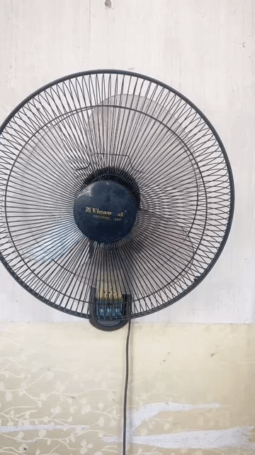 Quạt treo tường Vinawind Đen. Mua bán Quạt tại Huyện Hoài Đức Hà Nội được đăng bởi Đồ Cũ DK hình 1