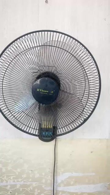 Quạt treo tường Vinawind Đen. Mua bán Quạt tại Huyện Hoài Đức Hà Nội được đăng bởi Đồ Cũ DK hình 1
