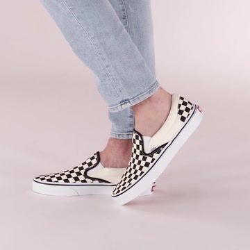 Chaussure de skate Vans sans lacets à motif en damier - Jaune doré video thumbnail