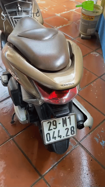Honda PCX 2011 Vàng-Nâu. Mua bán Xe máy tại Quận Hà Đông Hà Nội được đăng bởi Dinh Son hình 1