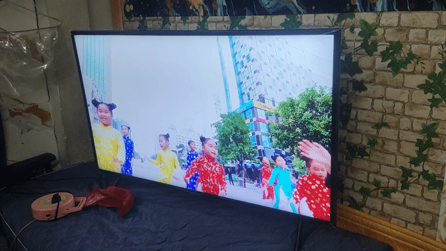  dư tivi Samsung 43in mua gần 10tr wifi giọng nói . Mua bán Tivi, Âm thanh tại Quận 3 Tp Hồ Chí Minh được đăng bởi dịch vụ ráy tai  hình 1