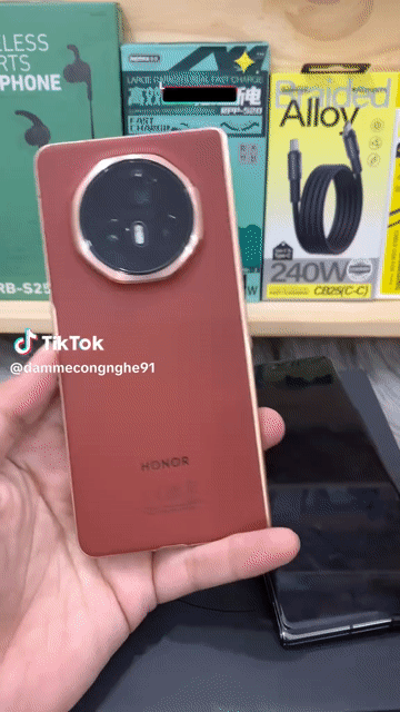 Honor Magic V3 12GB/512GB Còn Bảo Hành 1 Năm. Mua bán Điện thoại tại Quận 8 Tp Hồ Chí Minh được đăng bởi BÉ ÚT hình 1