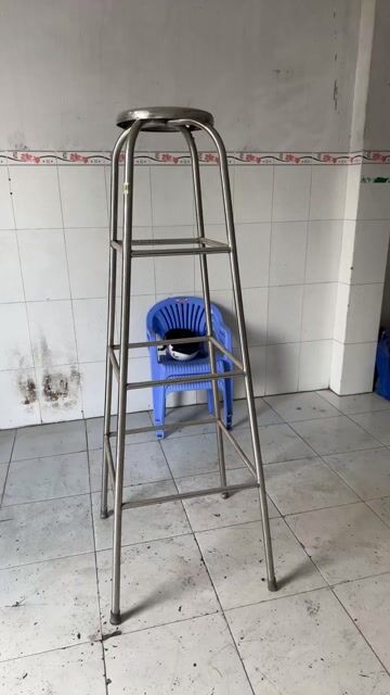 Ghế Inox Thắp nhang bàn thờ Bạc. Mua bán Bàn ghế tại Thị xã Cai Lậy Tiền Giang được đăng bởi Trịnh Thị Thanh Phương hình 1