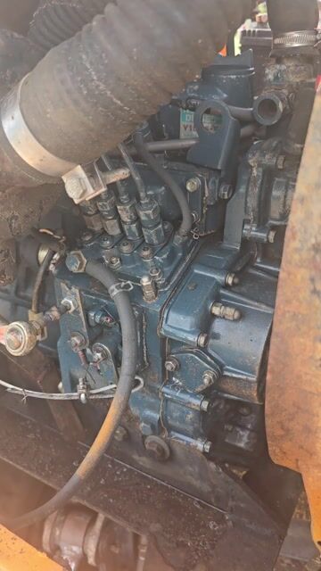 Xe Cuốc Gàu 02 bánh lốp chính chủ thanh lý. Mua bán Phương tiện khác tại Huyện Bình Chánh Tp Hồ Chí Minh được đăng bởi Tran Xuan Truong hình 1