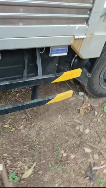 Xe chính chủ cần bán.hino 2021 chay 90k 3,5tan thu. Mua bán Xe tải, xe ben tại Huyện Cai Lậy Tiền Giang được đăng bởi le van vinh hình 1