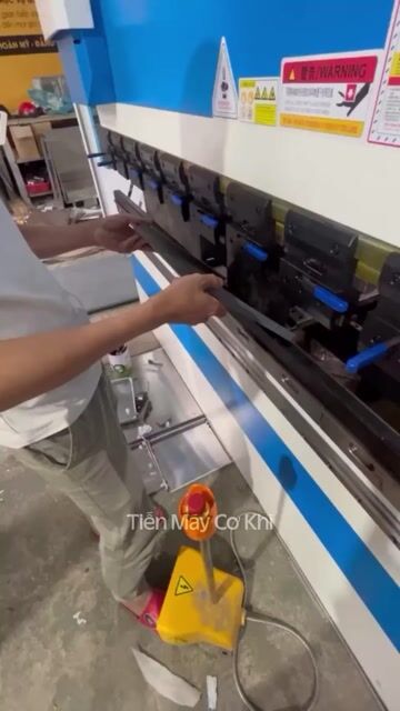 Máy chấn NC 70T - 2500mm | Có sẵn. Mua bán Đồ chuyên dụng, Giống nuôi trồng tại Quận Bình Tân Tp Hồ Chí Minh được đăng bởi Tiến Máy Cơ Khí hình 1