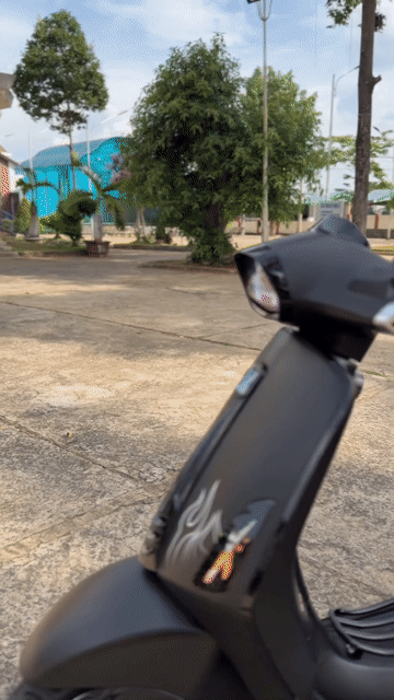 Piaggio Vespa Đen Êm zin. Mua bán Xe máy tại Thành phố Buôn Ma Thuột Đắk Lắk được đăng bởi Khánh Ng hình 1
