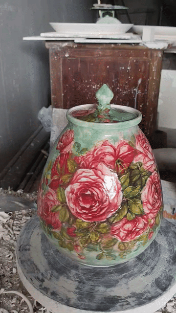 Lọ gốm Bát Tràng Vuốt tay độc bản. Mua bán Đồ sưu tầm, đồ cổ tại Huyện Khoái Châu Hưng Yên được đăng bởi Nguyễn Quang Đạt hình 1
