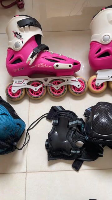 Giày trượt patin người lớn hồng size 38/41. Mua bán Đồ thể thao, Dã ngoại tại Quận Thanh Xuân Hà Nội được đăng bởi Anh Nhat Tran hình 1
