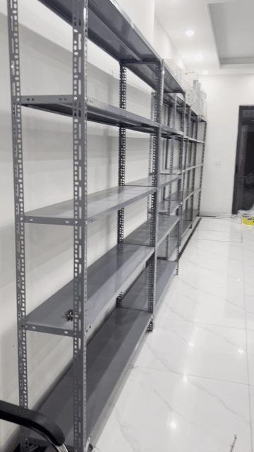 Kệ sắt Xám 2m x 1.5m x 30cm 90% mới. Mua bán Tủ, kệ gia đình tại Quận Thanh Xuân Hà Nội được đăng bởi Đoàn  hình 1