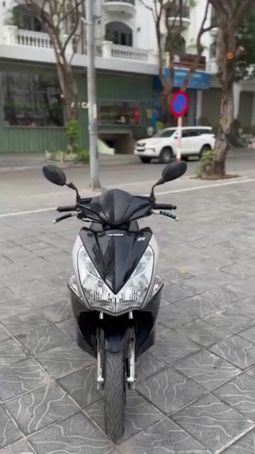 Honda Air Blade màu Đen 2012 FI chạy ít máy zin. Mua bán Xe máy tại Quận Nam Từ Liêm Hà Nội được đăng bởi Minh Minh hình 1
