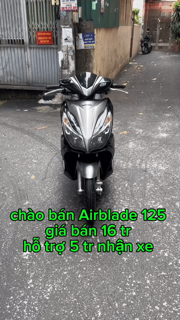 Bán Airblade  2014 Đen bạc 1 chủ từ đầu. Mua bán Xe máy tại Quận Cầu Giấy Hà Nội được đăng bởi Xe Máy Đoàn Văn Cam Kết Đúng Ảnh Đúng Biển Đúng Giá Trị hình 1