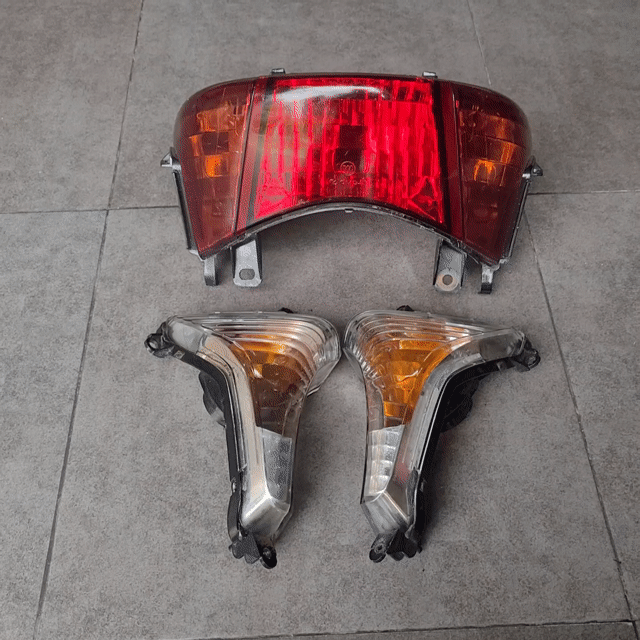 Đèn hậu Honda Lead 110 Đỏ Đã sử dụng . Mua bán Phụ tùng xe tại Thành phố Bến Tre Bến Tre được đăng bởi Quà Quê Dừa hình 1