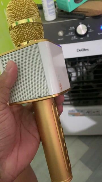 Micro karaoke Bluetooth Vàng. Mua bán Tivi, Âm thanh tại Huyện Trà Cú Trà Vinh được đăng bởi Thanh Lý Hàng hình 1