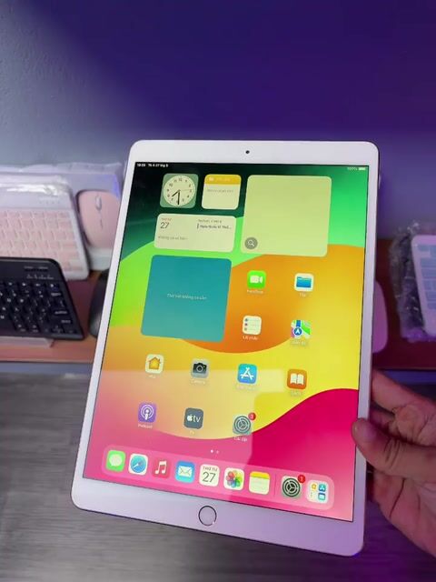 Apple iPad Pro 10.5 64GB Vàng hồng. Mua bán Máy tính bảng tại Quận 1 Tp Hồ Chí Minh được đăng bởi Lucas Huỳnh hình 1