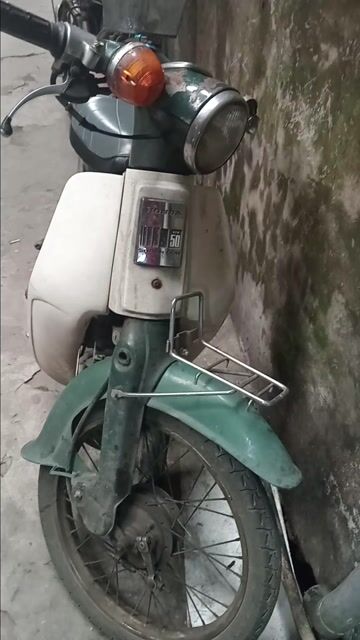 Honda Cub 81 86 50cc Kim vàng giọt lệ. Mua bán Xe máy tại Quận Ba Đình Hà Nội được đăng bởi Chơn an phúc hình 1