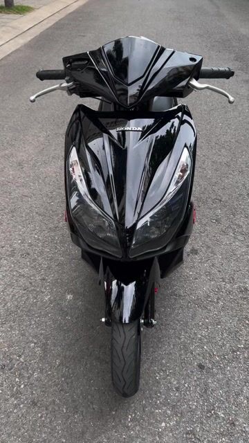 Honda Airblade 125 nguyên zin như mới đời 2015. Mua bán Xe máy tại Quận 12 Tp Hồ Chí Minh được đăng bởi XE MÁY HẢI THANH hình 1