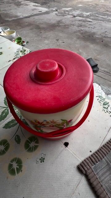 Thùng đá giữ nhiệt tốt. Như hình. Mua bán Dụng cụ nhà bếp tại Quận 8 Tp Hồ Chí Minh được đăng bởi Hoàng Hòa 0989.. hình 1