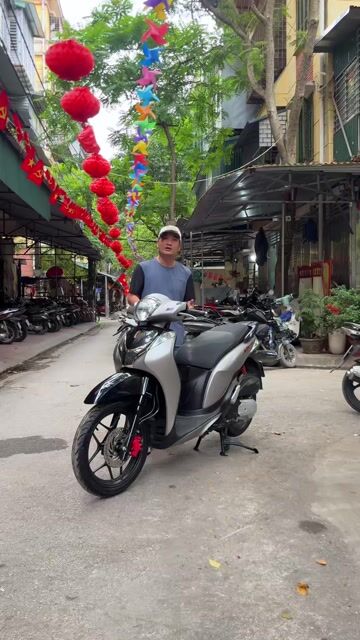 Shmode Sporty Smartkey 2019 Bạc Nhám 29E2 Sh mode. Mua bán Xe máy tại Quận Ba Đình Hà Nội được đăng bởi Xe Máy Nam Thi hình 1