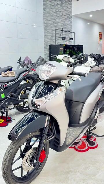 Honda SH Mode 2015 Bạc đen. Mua bán Xe máy tại Quận Thanh Khê Đà Nẵng được đăng bởi Thành Đại   hình 1
