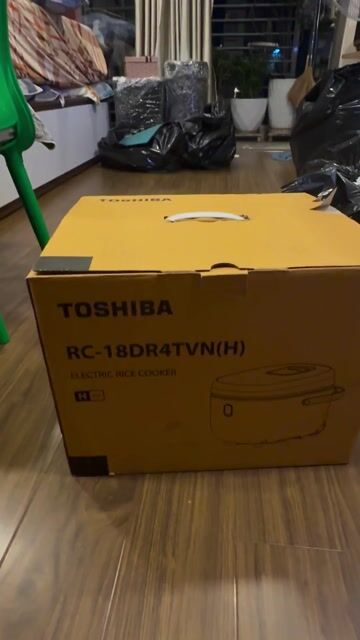 Nồi cơm điện Toshiba RC-18DR4TVN(H) 1.8 lít Xám. Mua bán Bếp, lò, đồ điện nhà bếp tại Quận Phú Nhuận Tp Hồ Chí Minh được đăng bởi NGUYỄN THỊ HUYỀN hình 1