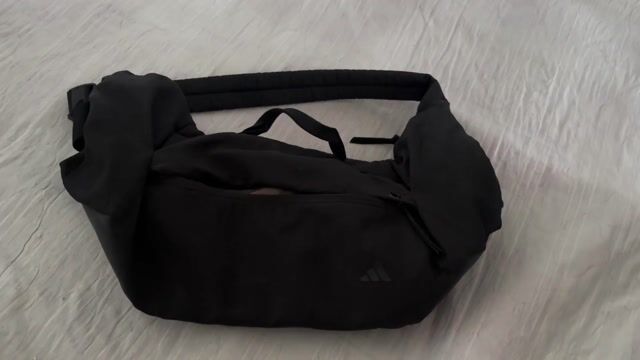 Túi đeo chéo Adidas Favorite Duffle - 2025. Mua bán Túi xách tại Quận 10 Tp Hồ Chí Minh được đăng bởi Tuấn Minh hình 1