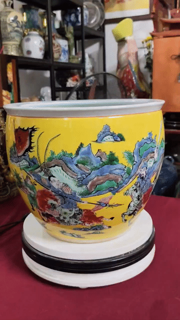 Thống Tàu men vàng Tam Anh Chiến Lã Bố. Mua bán Đồ sưu tầm, đồ cổ tại Quận Hà Đông Hà Nội được đăng bởi Trung Nguyen Hoang hình 1