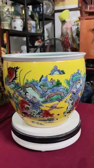 Thống Tàu men vàng Tam Anh Chiến Lã Bố. Mua bán Đồ sưu tầm, đồ cổ tại Quận Hà Đông Hà Nội được đăng bởi Trung Nguyen Hoang hình 1