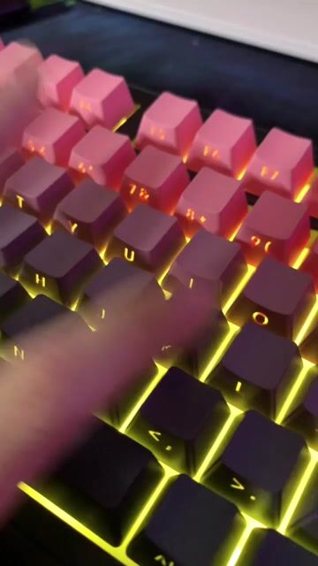 Bàn phím màu Gradient. Mua bán Phụ kiện (Màn hình, Chuột...) tại Quận Liên Chiểu Đà Nẵng được đăng bởi Shop thanh lý phụ kiện hình 1