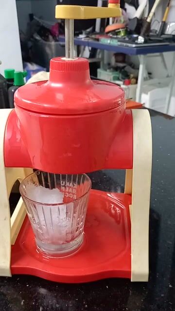 Máy bào đá Nhựa Đỏ, Kem đã sử dụng. Mua bán Bếp, lò, đồ điện nhà bếp tại Thành phố Rạch Giá Kiên Giang được đăng bởi Quách Luật hình 1