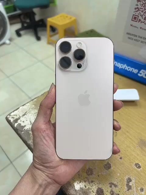 iPhone 16 Pro Max 256GB vàng. Mua bán Điện thoại tại Quận Ba Đình Hà Nội được đăng bởi CôngGermany hình 1
