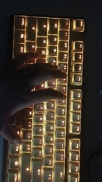 Bàn phím cơ Fuhlen SM680R TKL RGB. Mua bán Phụ kiện (Màn hình, Chuột...) tại Quận Tân Bình Tp Hồ Chí Minh được đăng bởi Thư Minh hình 1