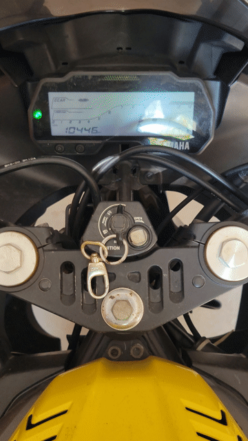 Yamaha R15 2022 Xám Vàng, Nữ Dùng, Thánh Lý Rẻ. Mua bán Xe máy tại Huyện Bắc Bình Bình Thuận được đăng bởi sang hình 1