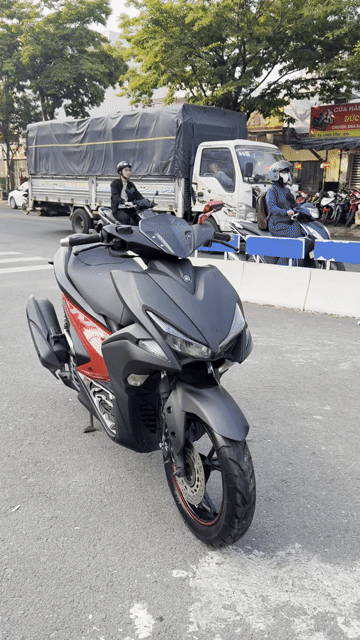 Yamaha NVX 125 2018 Đen Đỏ. Mua bán Xe máy tại Quận Liên Chiểu Đà Nẵng được đăng bởi Xe máy cũ đức nguyễn hình 1