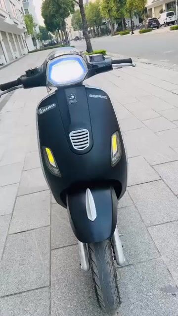 Xe máy điện Vespa màu Đen. Mua bán Xe điện tại Quận Nam Từ Liêm Hà Nội được đăng bởi Bùi Anh Dũng hình 1