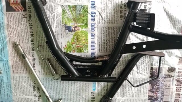 Chân chống Vario. Mua bán Phụ tùng xe tại Quận 12 Tp Hồ Chí Minh được đăng bởi tran tan luc hình 1