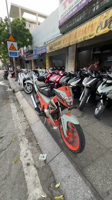 Honda sonic 150 2020 mới 90% Bstp chính chủ. Mua bán Xe máy tại Quận Tân Phú Tp Hồ Chí Minh được đăng bởi Tuanduy hình 1